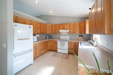 2762 Otuna, Dorr, MI 49323 photo 13