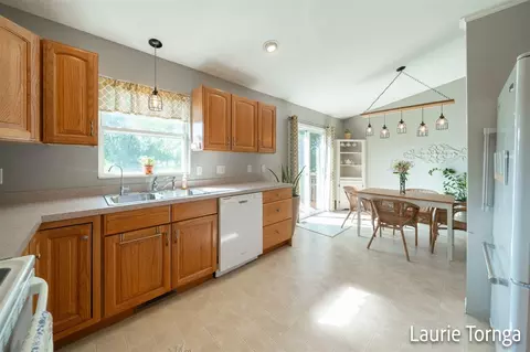 2762 Otuna, Dorr, MI 49323 photo 17