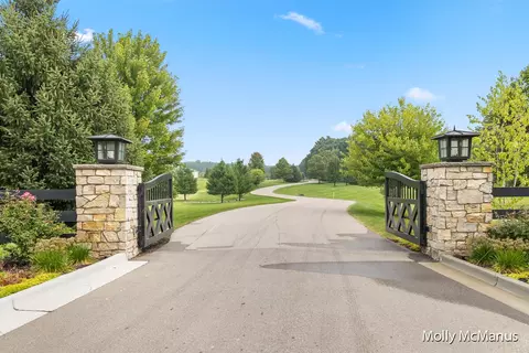 5841 White Barn, Ada, MI 49301 photo 4