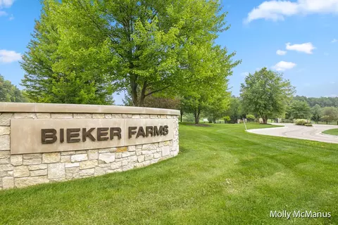 5841 White Barn, Ada, MI 49301 photo 3