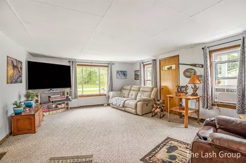 305 6th, Baldwin, MI 49304 photo 3