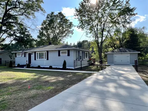 1135 Holiday, Muskegon, MI 49442