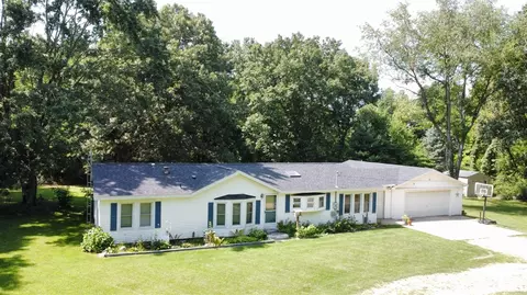 77800 33rd, Lawton, MI 49065