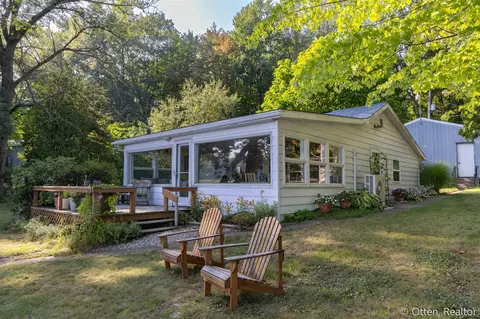 8313 Wilkinson Lk, Delton, MI 49046