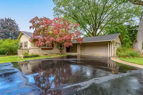 3304 Lake Hl, Kalamazoo, MI 49008