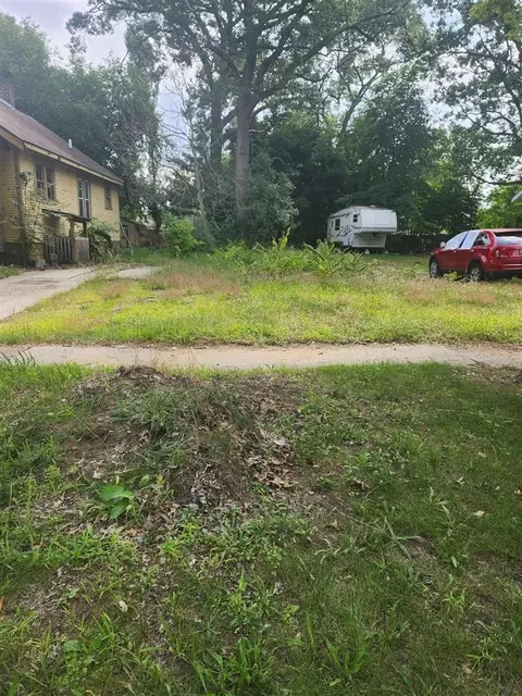 465 Adams, Muskegon, MI 49442