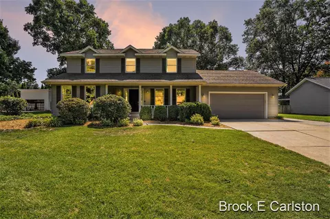 1431 Bayview, Norton Shores, MI 49441