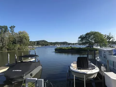 372 Mariners Cv, Douglas, MI 49406 photo 22