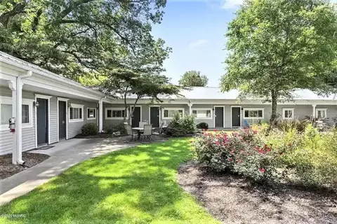 842 Lake # 3, Saugatuck, MI 49453