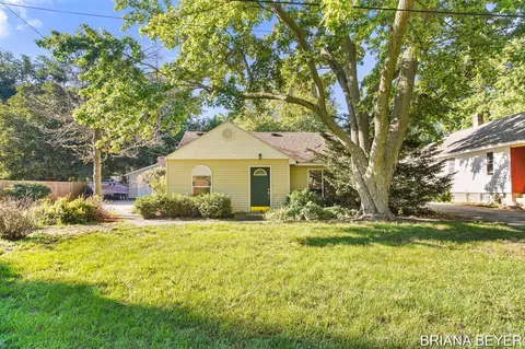 1552 Jerome, Holland, MI 49423