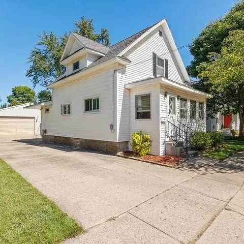 55 Pearl, Sparta, MI 49345