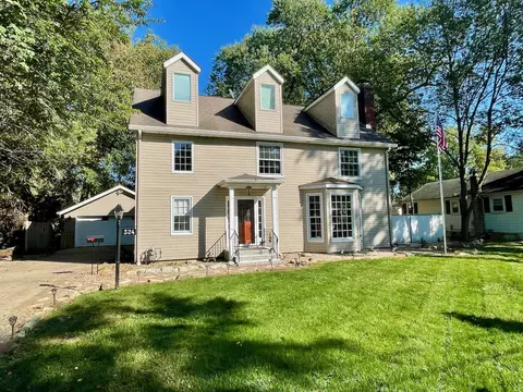 324 N Detroit, Buchanan, MI 49107