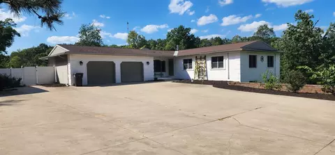 1083 N Bellamy, Ionia, MI 48846