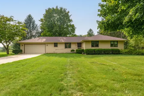 8905 N 28th, Richland, MI 49083