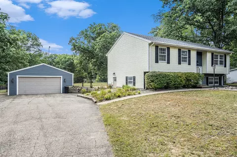 55772 Western, Mattawan, MI 49071 photo 2