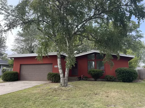 1496 Colonial, Roosevelt Park, MI 49441