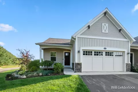 907 S South Center Park Dr #12, Byron Center, MI 49315