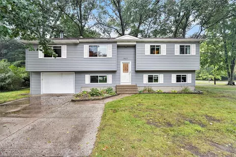 1483 Maple Rdg, Muskegon, MI 49445