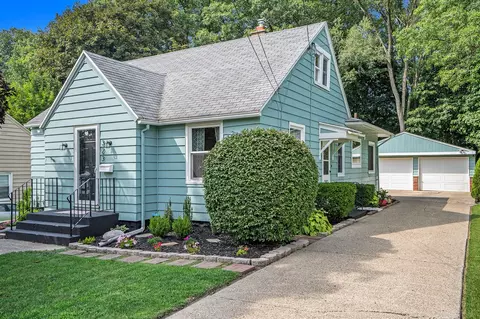 323 E Oak Grv, Parchment, MI 49004