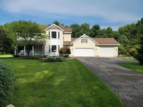 252 Rollingbrook, Ada, MI 49301