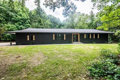 55 Landall, Ada, MI 49301