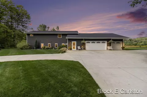 6020 Wilson, Fruitport, MI 49415