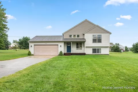 10556 Wolven, Rockford, MI 49341