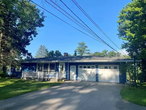 1806 Barr, Hillsdale, MI 49242