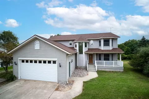 930 Peach St, Whitehall, MI 49461
