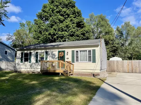 1015 S Livingston, Whitehall, MI 49461