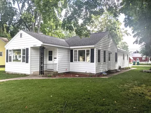 1821 Mills, North Muskegon, MI 49445