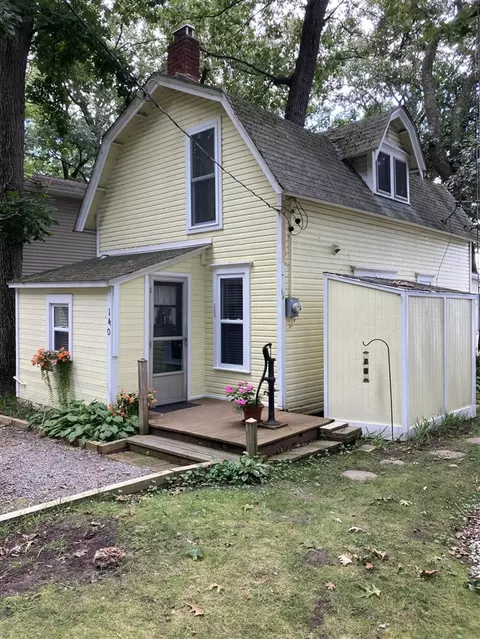 140 Portage Lk, Munith, MI 49259