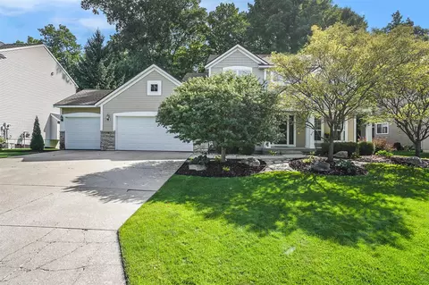 5608 E Meadowgrove, Kentwood, MI 49512