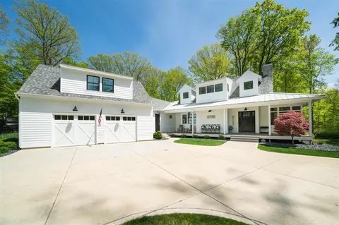 91 North Shr, South Haven, MI 49090