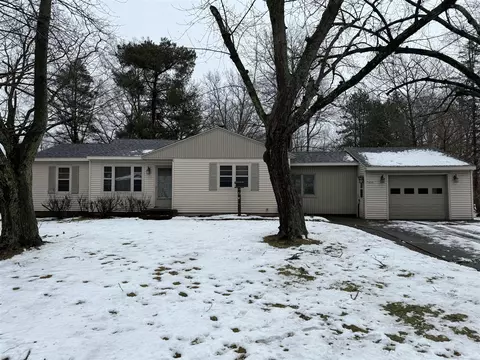 7633 Lake Wood, Portage, MI 49002