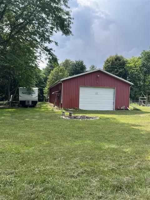 10901 Delihant Rd, Three Rivers, MI 49093