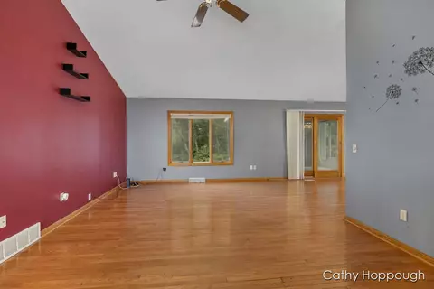 811 Bradford, Belding, MI 48809 photo 6