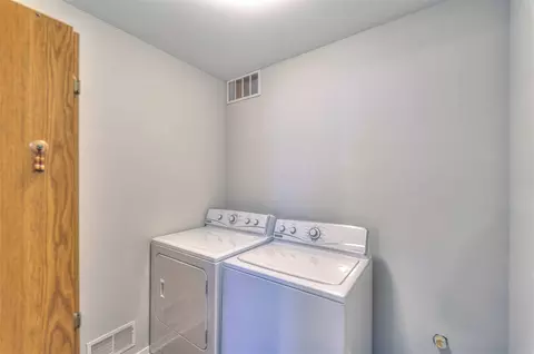 810 E Barrington, Jackson, MI 49203 photo 10