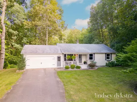 23 W Chamberlin, Grant, MI 49327