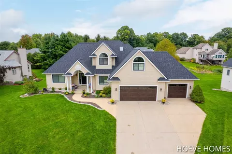 9535 Ridgecrest, Zeeland, MI 49464