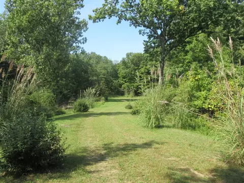 V/l 10th, Gobles, MI 49055