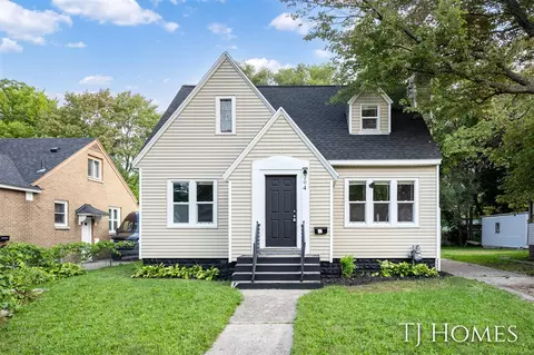 704 Orchard, Muskegon, MI 49442