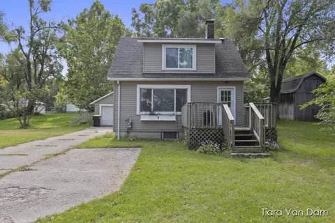 509 E Fairplains, Greenville, MI 48838