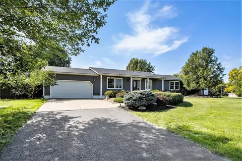48522 Valley, Paw Paw, MI 49079