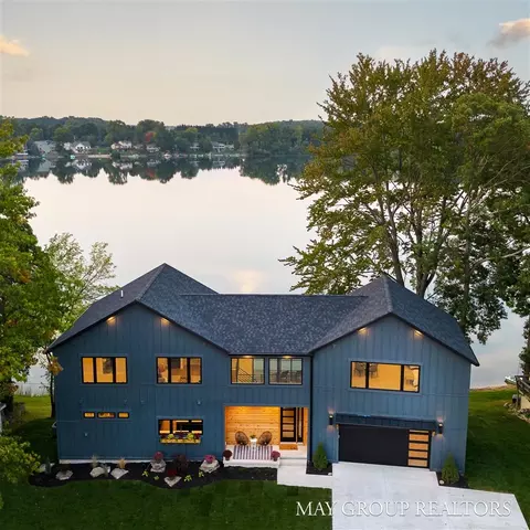 7199 Peninsula, Rockford, MI 49341