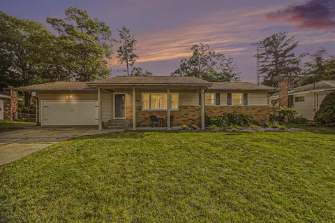 855 Winslow, Norton Shores, MI 49441