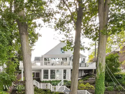 2607 Frederick, Grand Rapids, MI 49506