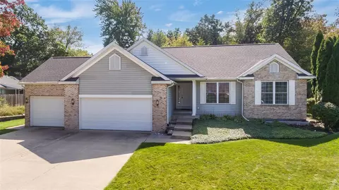 2710 Woodbine, Portage, MI 49002