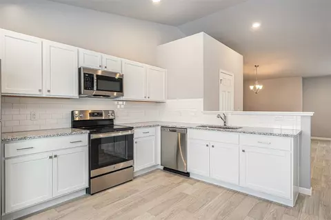 Kitchen - 25311 Front, Mattawan, MI 49071 photo 4 of 5