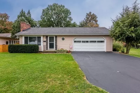 1010 Parchmount, Kalamazoo, MI 49004